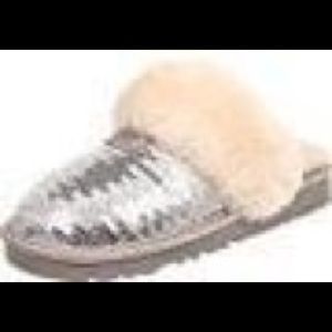 Kids UGGS New in Box Dazzle Slipper 2